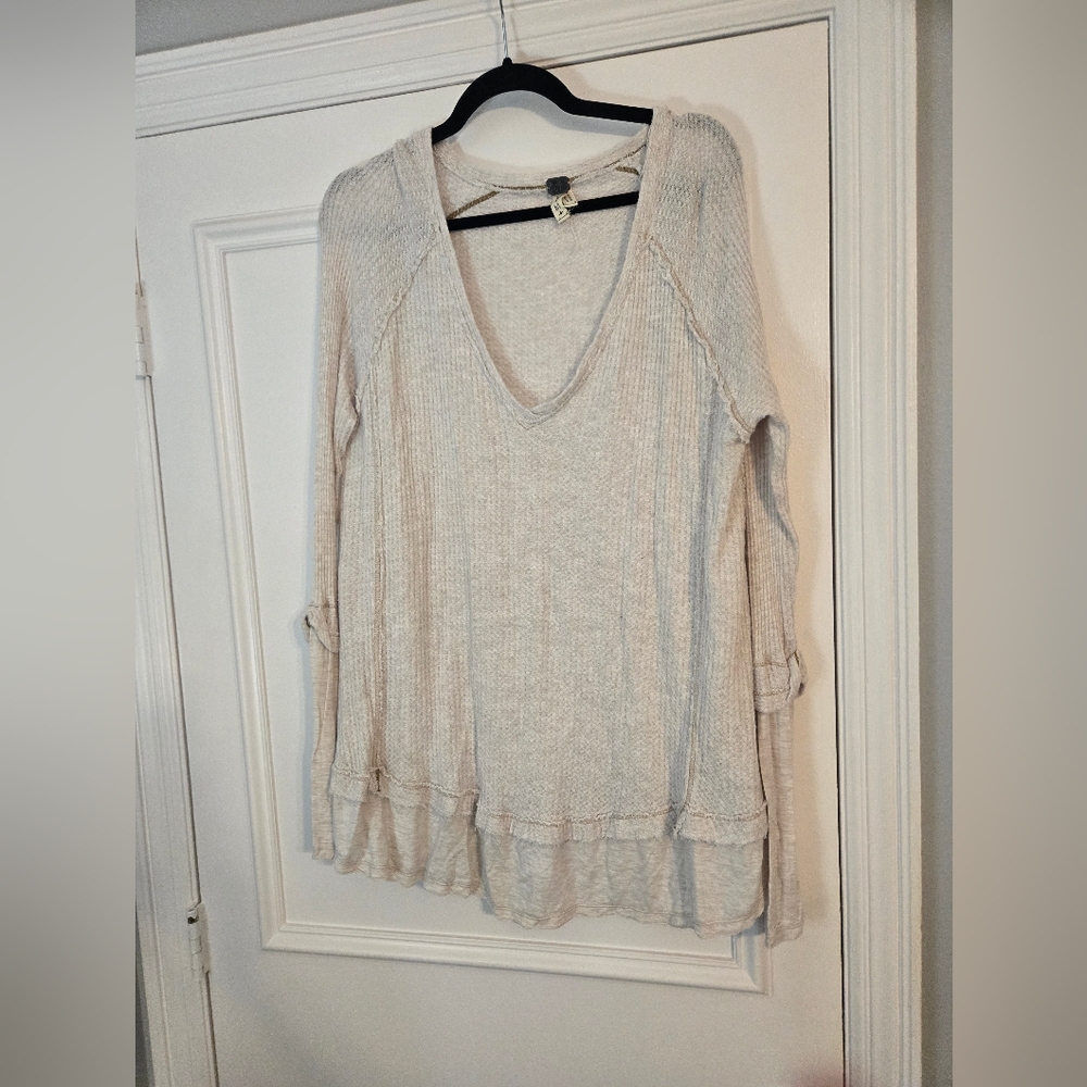 EUC We the Free cream Long Sleeve lightweight thermal top size Medium